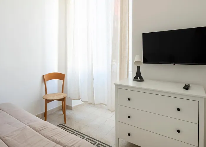 Elegant 3 Bedroom San Pietro Station 200 Mt 아파트 로마
