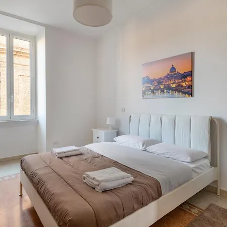 Апартаменты Elegant 3 Bedroom San Pietro Station 200 Mt
