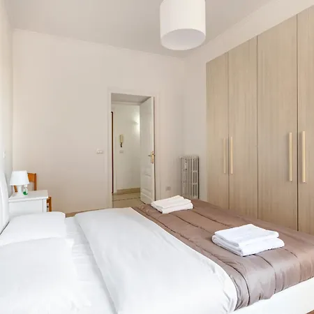 Апартаменты Elegant 3 Bedroom San Pietro Station 200 Mt Рим