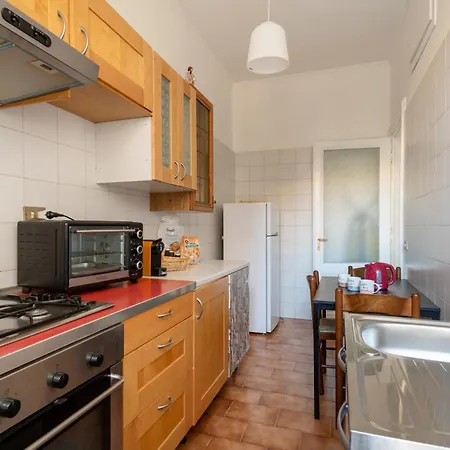 Elegant 3 Bedroom San Pietro Station 200 Mt * Рим