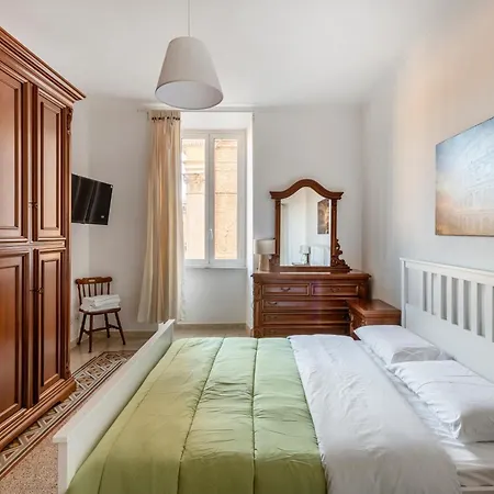 Daire Elegant 3 Bedroom San Pietro Station 200 Mt